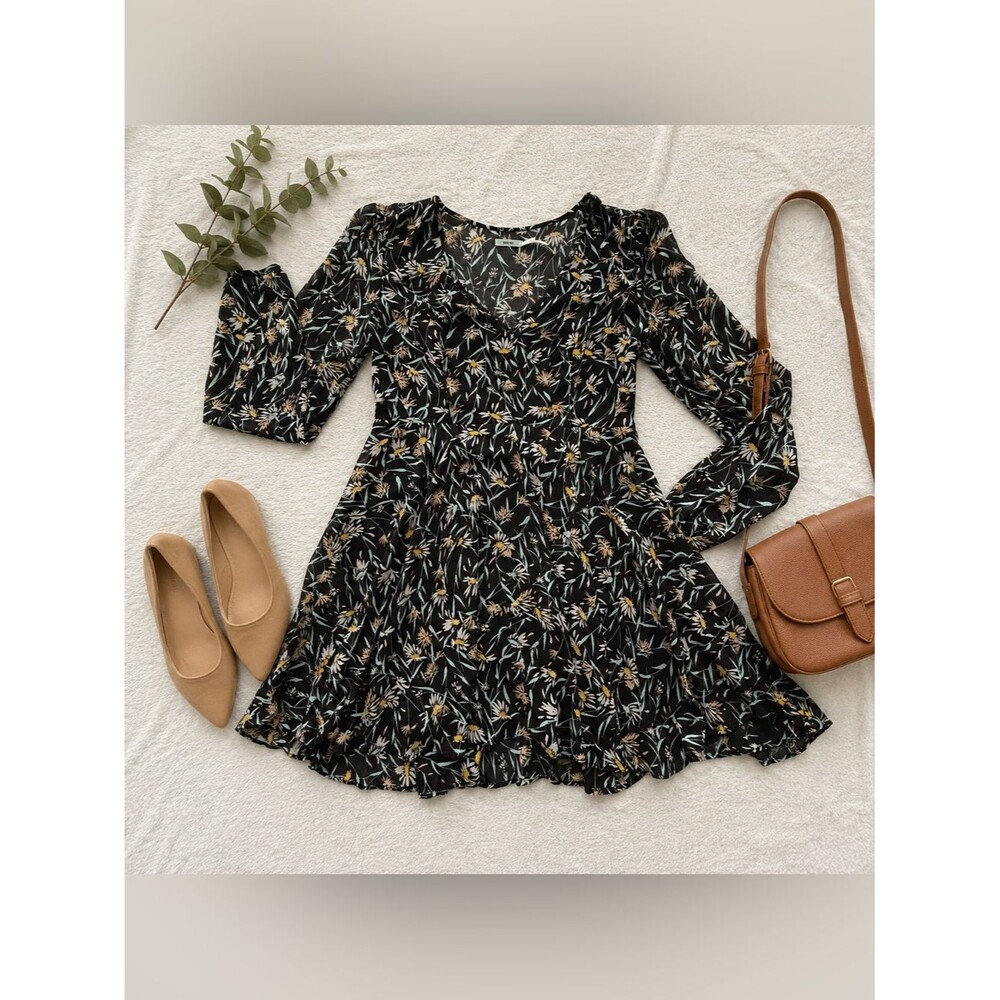 Kimchi Blue Black Floral Long Sleeve Fit & Flare Mini Dress Women’s Size 4